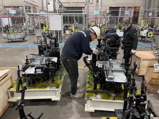 機(jī)器人自動化夾具現(xiàn)場安裝調(diào)試